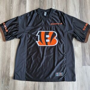 NFL Team Apparel Bengals V-Neck T Shirt Mens Size S L Black Polyester